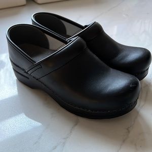 Dansko professional black clog 37